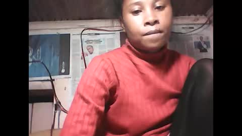 Snapshot of maevafanella chatting on March 8, 2026, 8:01 pm maevafanella online show from March 8, 2026, 8:01 pm