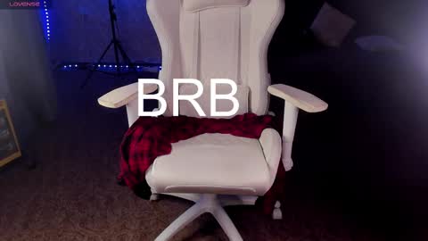 Maevee online show from February 9, 2025, 9:37 am