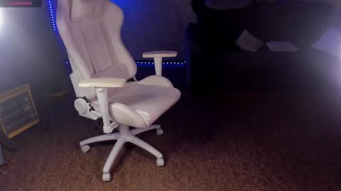 Maevee online show from February 15, 2025, 11:17 am