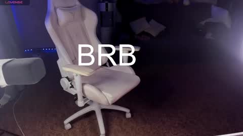 Maevee online show from March 4, 2025, 9:40 am