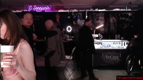 Snapshot of maevemads chatting on February 2, 2025, 1:45 am Meaves online show from February 2, 2025, 1:45 am