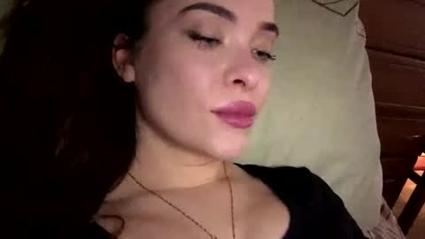 magggg658318 online show from April 1, 2026, 10:38 am