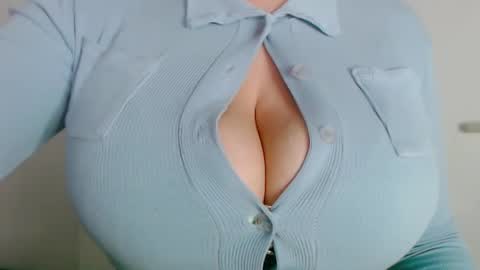 Maggie   online show from January 24, 2025, 12:31 am