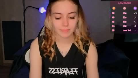 Snapshot of magic_bella chatting on June 6, 2026, 3:50 pm Bella online show from June 6, 2026, 3:50 pm