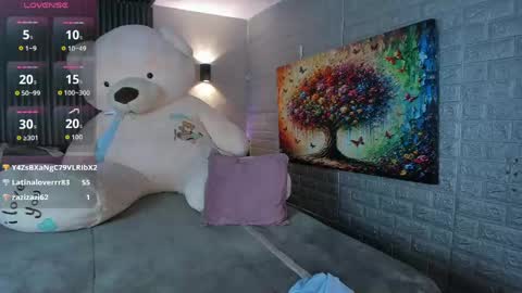 magic_ivone online show from June 3, 2026, 2:33 pm