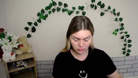 magic_katarina_ online show from December 19, 2024, 2:45 am