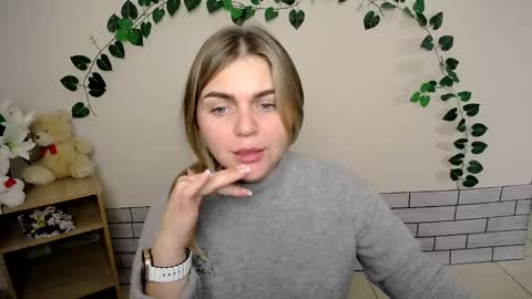 magic_katarina_ online show from December 25, 2024, 12:15 pm