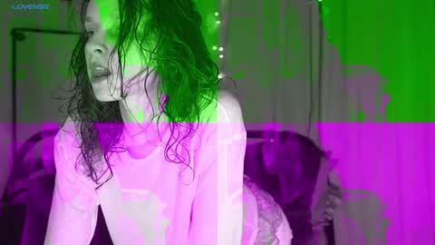 Mikky or Moon online show from December 3, 2024, 9:45 pm