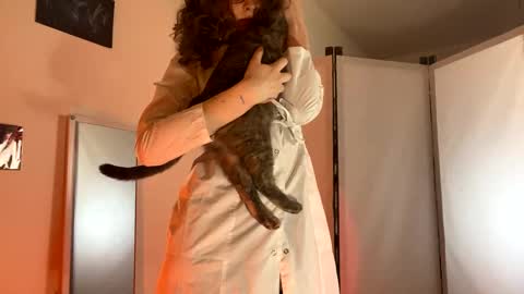 Mikky or Moon online show from January 26, 2025, 9:07 pm