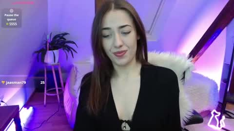 Zooey online show from March 3, 2025, 7:39 pm