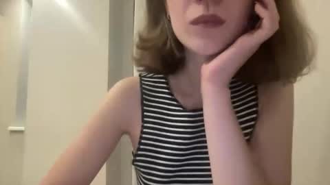 magicgirl50053 online show from November 3, 2025, 6:53 pm