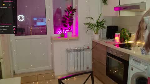 MagicLove online show from December 15, 2025, 9:35 am