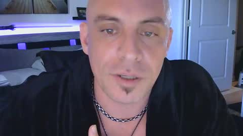 magicmike1110 online show from November 28, 2025, 5:59 pm