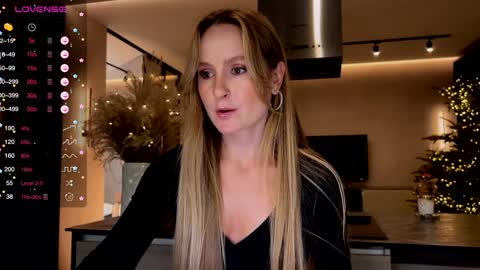 Snapshot of magicpeaach chatting on January 13, 2025, 10:45 pm magicpeaach online show from January 13, 2025, 10:45 pm