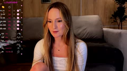 Snapshot of magicpeaach chatting on February 6, 2025, 6:13 pm magicpeaach online show from February 6, 2025, 6:13 pm