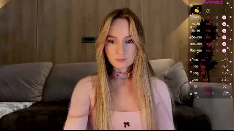 Snapshot of magicpeaach chatting on February 13, 2025, 12:32 pm magicpeaach online show from February 13, 2025, 12:32 pm