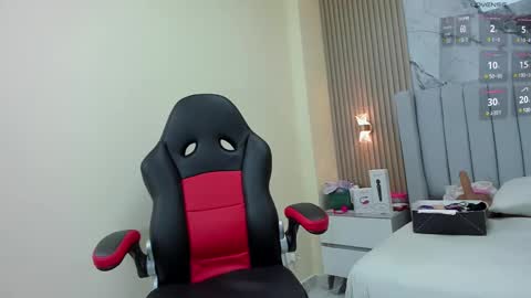 magievans1 online show from February 10, 2025, 12:29 pm