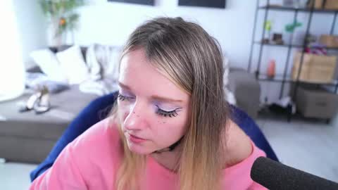 Ami online show from March 11, 2025, 1:56 pm