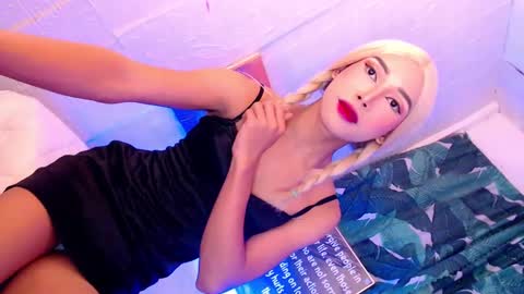 Mocah online show from January 17, 2025, 3:32 pm