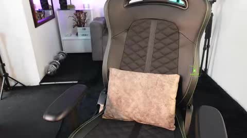 Snapshot of magnus_savage chatting on February 18, 2026, 6:15 pm If you want me to use the Lovense please let me know -- online show from February 18, 2026, 6:15 pm