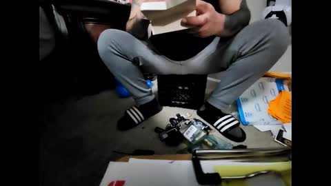 Diandlin online show from April 8, 2026, 12:32 am