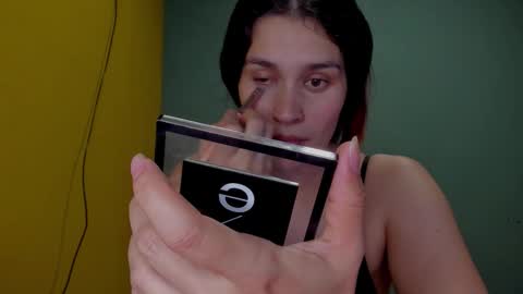 Mahiia online show from November 9, 2025, 9:46 pm