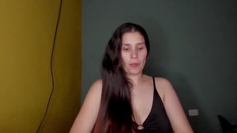 Mahiia online show from November 25, 2025, 4:45 am