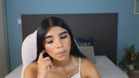 Maiaa Ruiz  online show from January 2, 2025, 1:08 pm