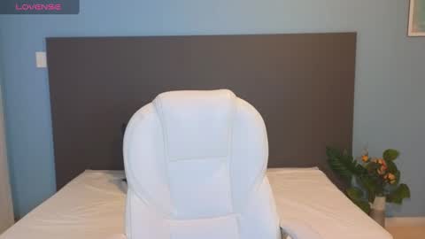 Maiaa Ruiz  online show from February 27, 2025, 12:45 pm