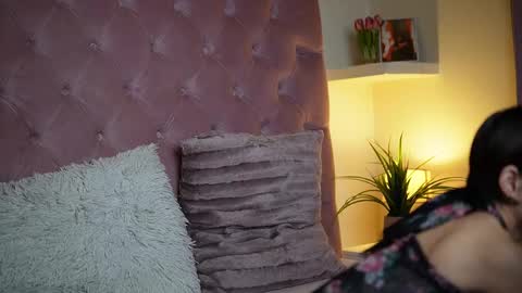  Maia  online show from October 10, 2025, 10:53 pm