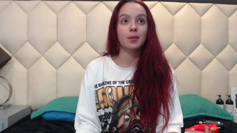 Snapshot of maiapark chatting on January 2, 2025, 5:07 pm Maia  online show from January 2, 2025, 5:07 pm