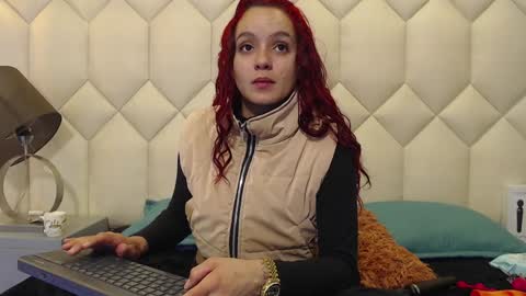 Snapshot of maiapark chatting on February 2, 2025, 2:13 pm Maia  online show from February 2, 2025, 2:13 pm