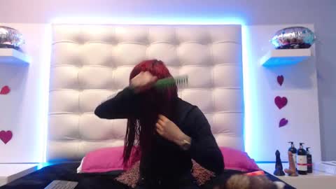 Snapshot of maiapark chatting on March 2, 2025, 1:38 pm Maia  online show from March 2, 2025, 1:38 pm