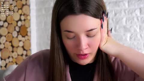 Lucy online show from November 19, 2025, 2:11 am