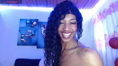 Bella Maidi online show from December 22, 2024, 4:38 pm