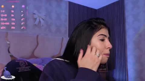 maiily_tay online show from February 12, 2026, 12:22 pm