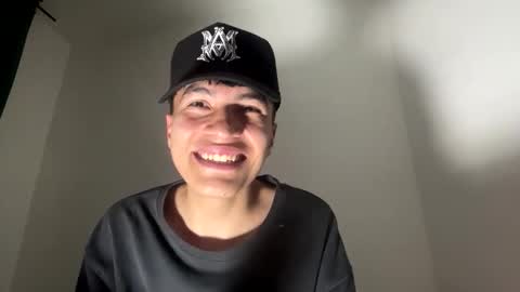 maikitol online show from April 23, 2026, 1:29 am