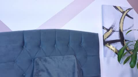 Mailin online show from April 8, 2026, 10:32 pm