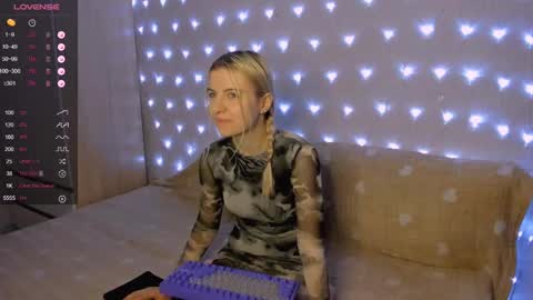 Your kitty online show from December 26, 2024, 3:20 pm