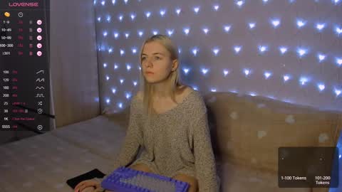 Your kitty online show from January 18, 2025, 3:27 pm