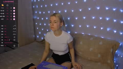 Your kitty online show from January 25, 2025, 3:30 am