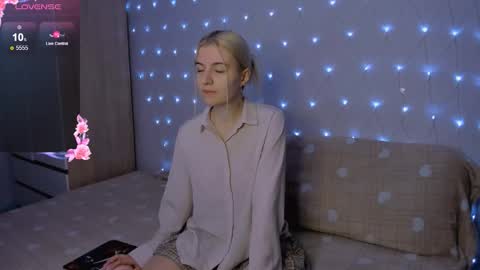 Your kitty online show from October 11, 2025, 4:05 pm