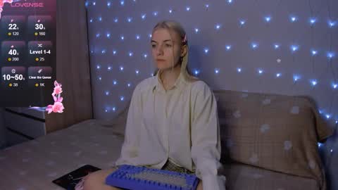 Your kitty online show from November 2, 2025, 3:58 pm