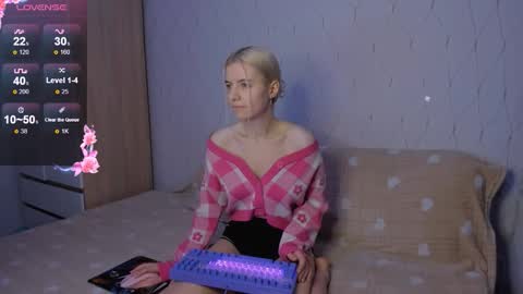 Your kitty online show from November 25, 2025, 3:06 am