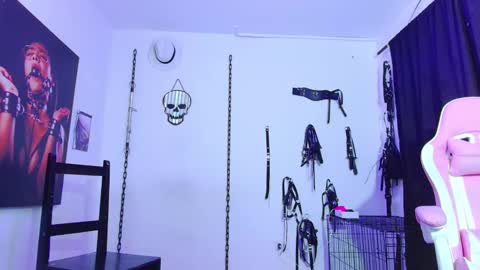 Snapshot of mailyn0925 chatting on December 19, 2024, 7:40 pm Mailyn online show from December 19, 2024, 7:40 pm