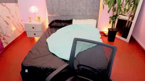 MAITE STONE1 online show from March 17, 2026, 3:22 am