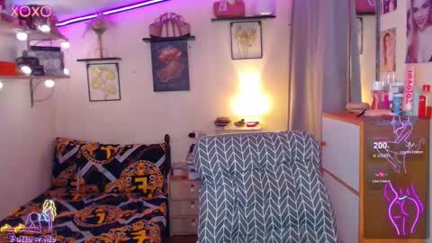 Bella online show from November 18, 2025, 4:06 am