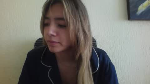 majo_gomezz online show from March 3, 2026, 3:29 pm