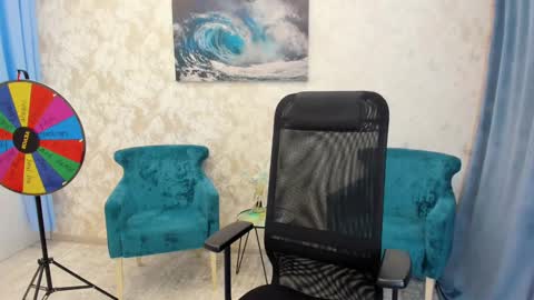 Chloe online show from March 4, 2025, 6:37 am