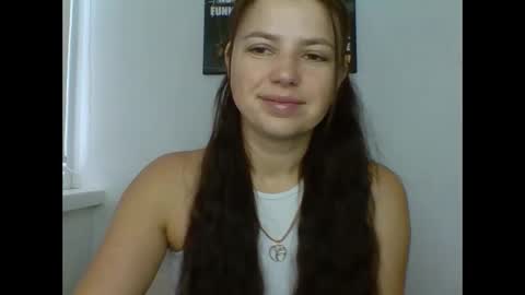 make_mesmile online show from October 4, 2025, 6:55 am